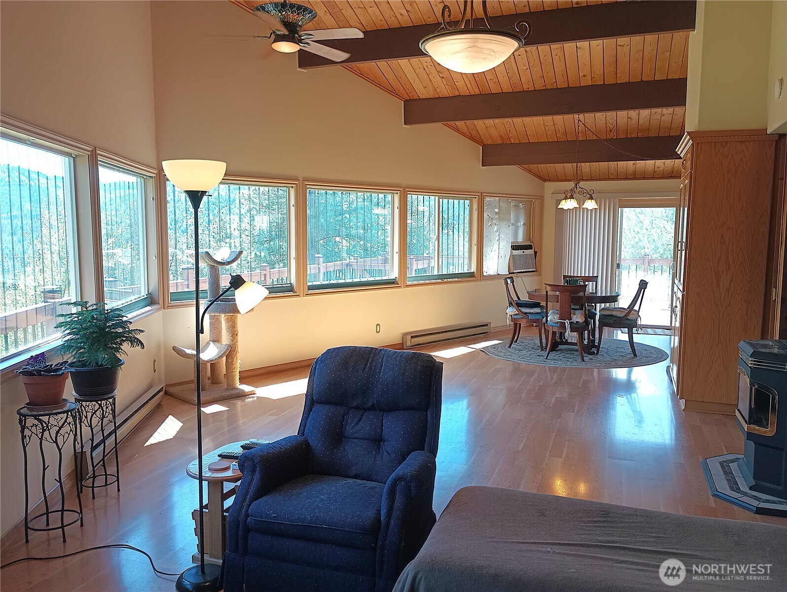 680 E Delaware Avenue Property Photo 3
