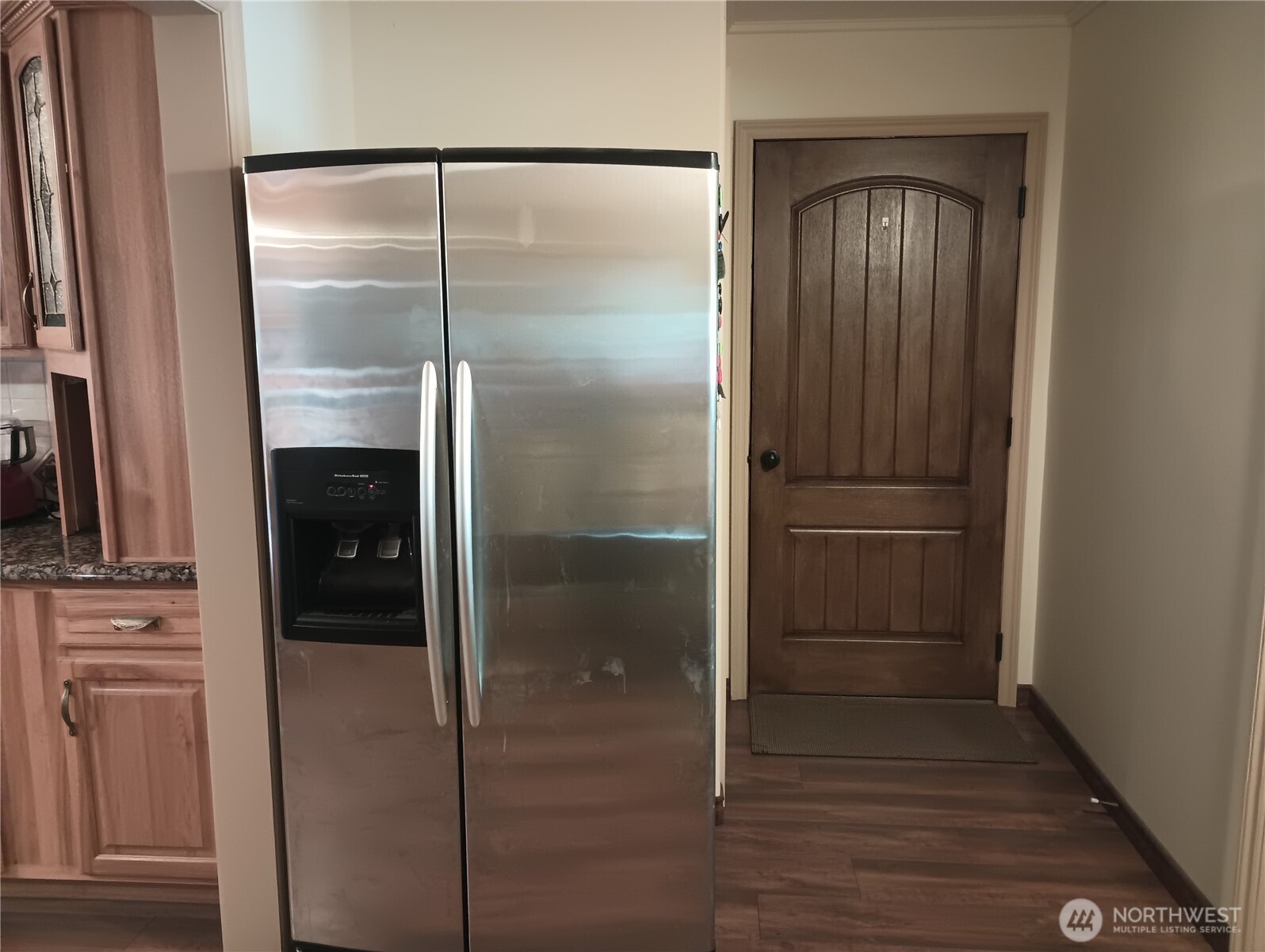 680 E Delaware Avenue Property Photo 8