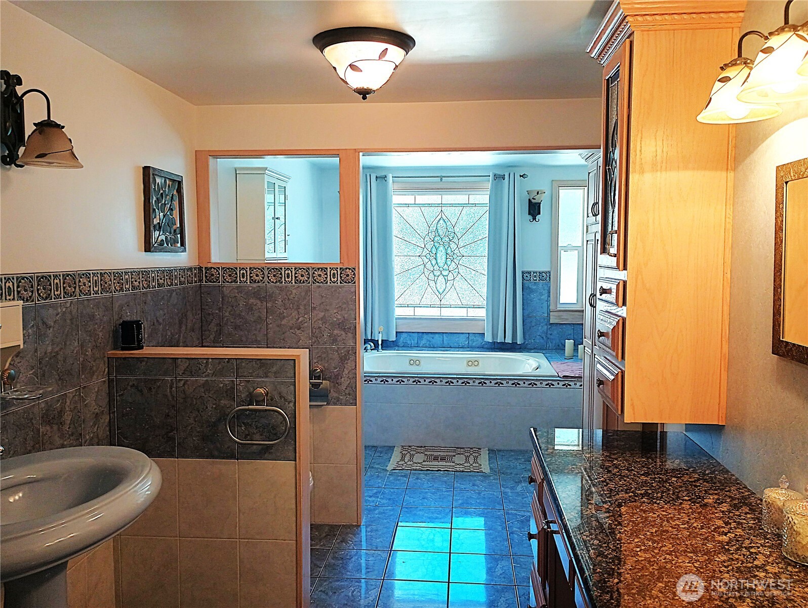 680 E Delaware Avenue Property Photo 15