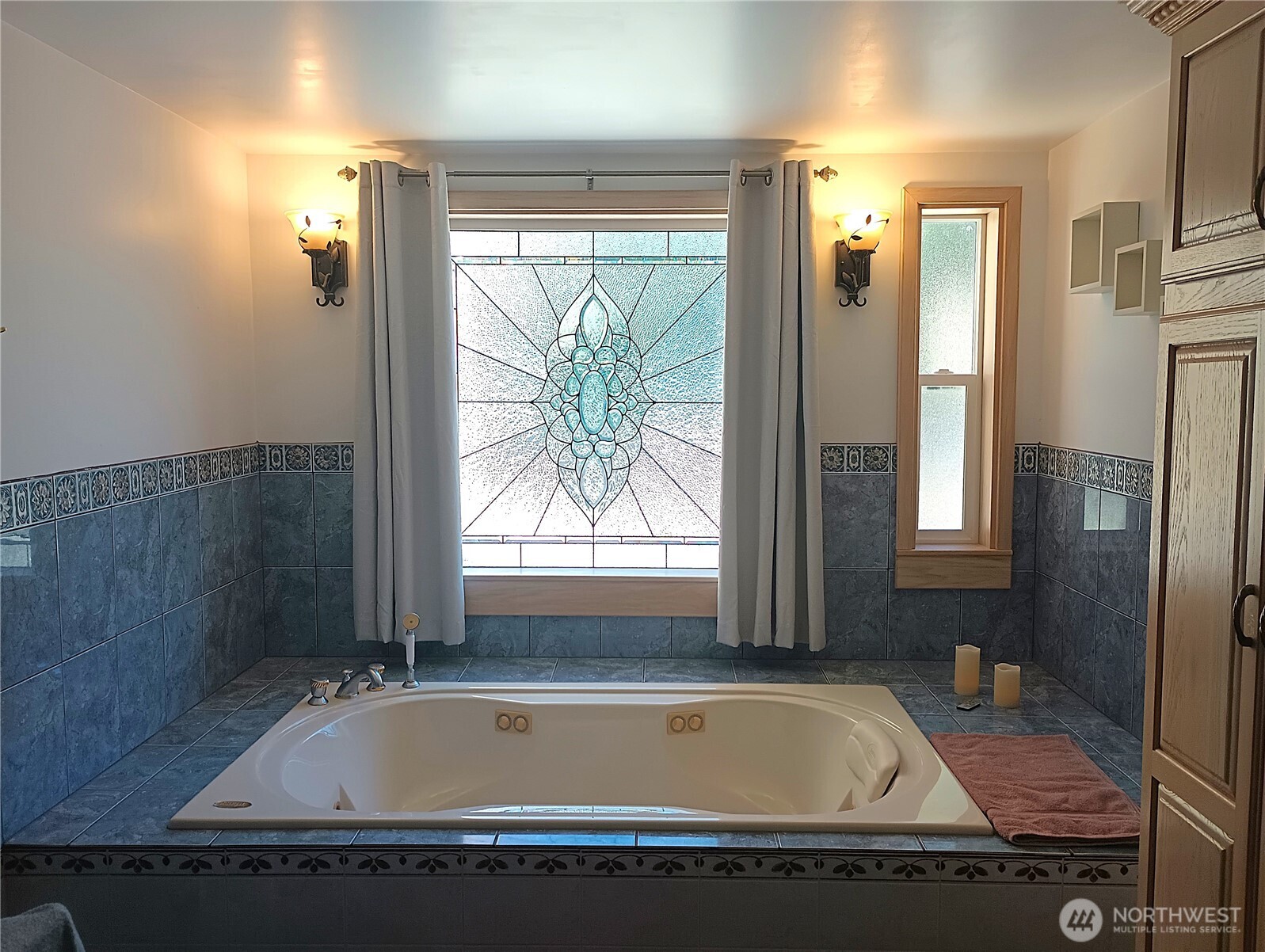 680 E Delaware Avenue Property Photo 16