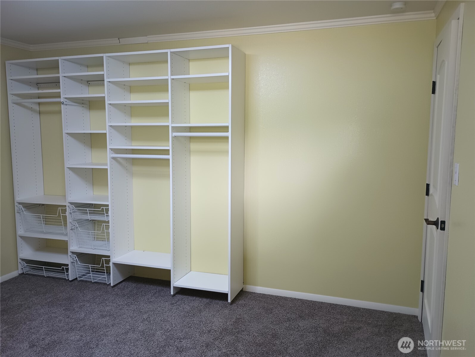 680 E Delaware Avenue Property Photo 21