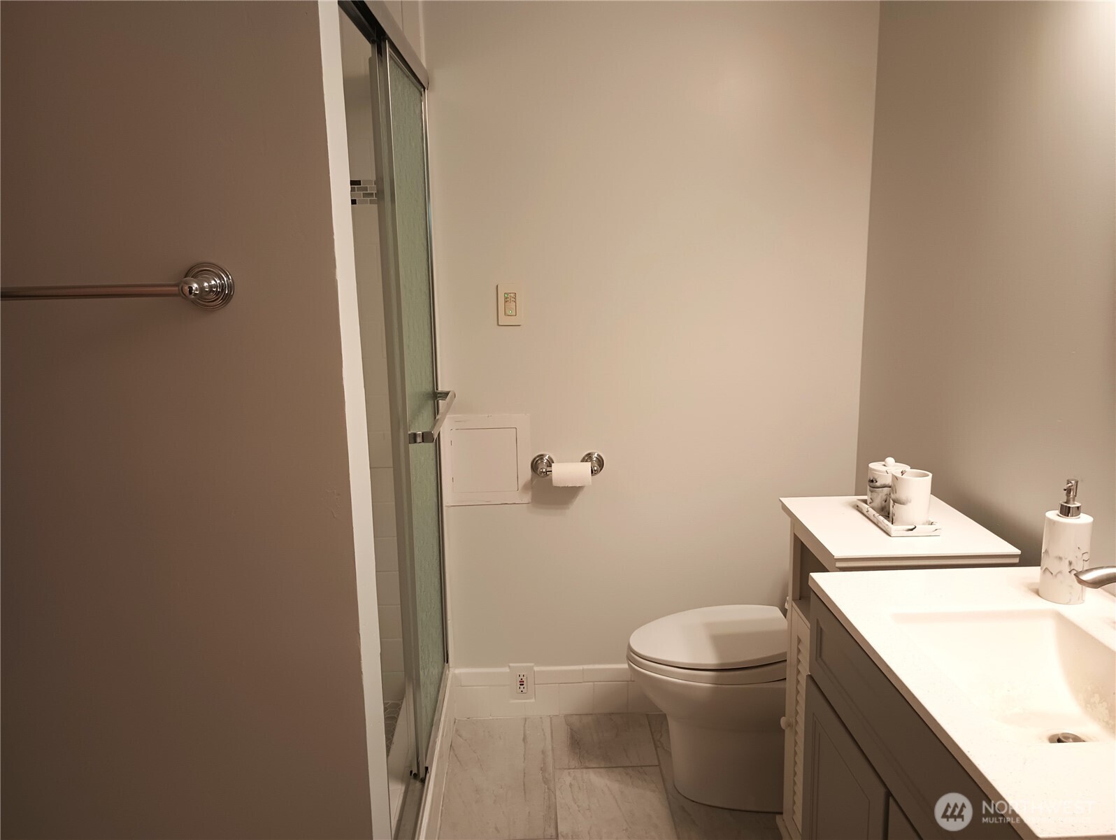 680 E Delaware Avenue Property Photo 26