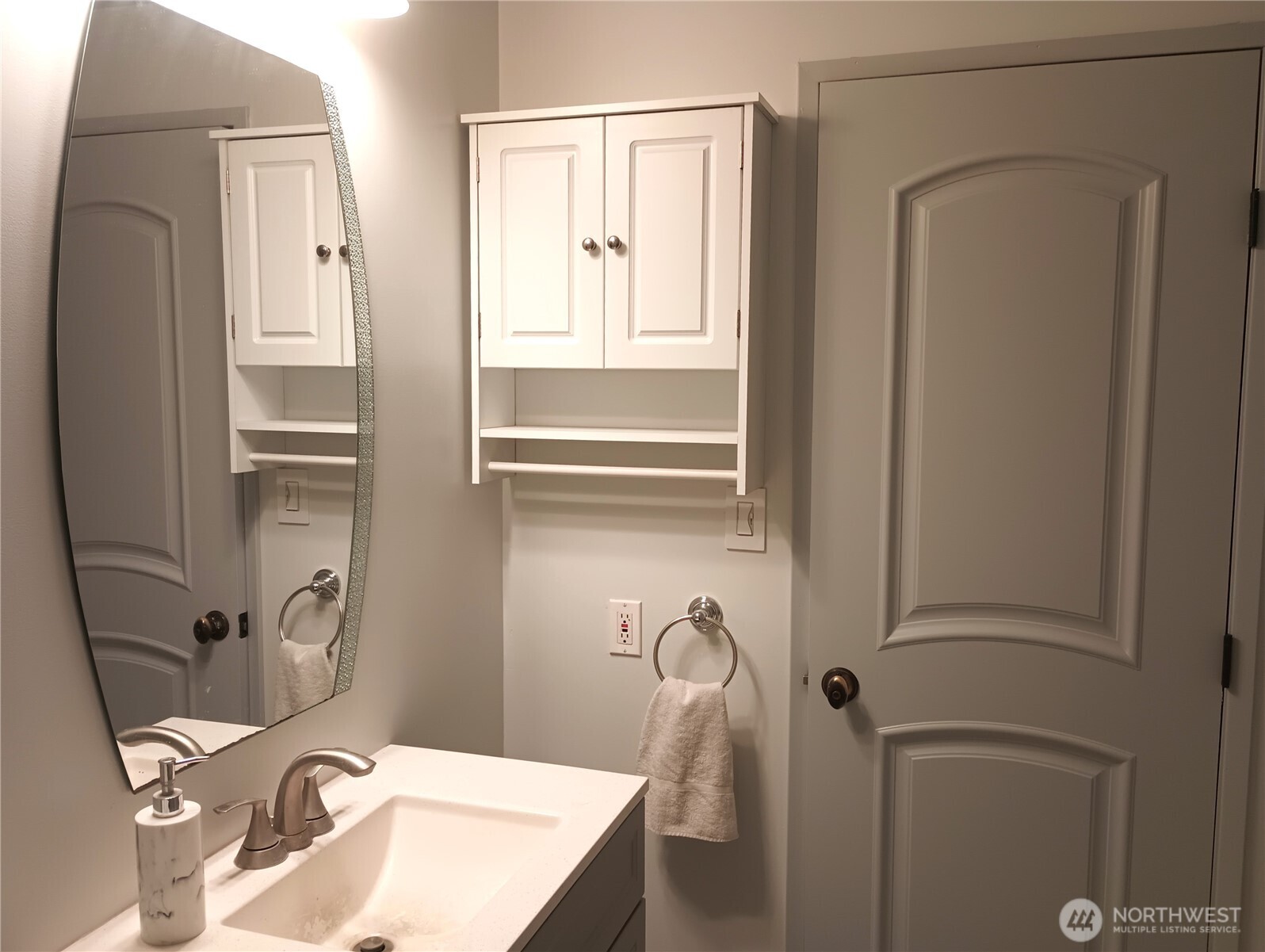 680 E Delaware Avenue Property Photo 27
