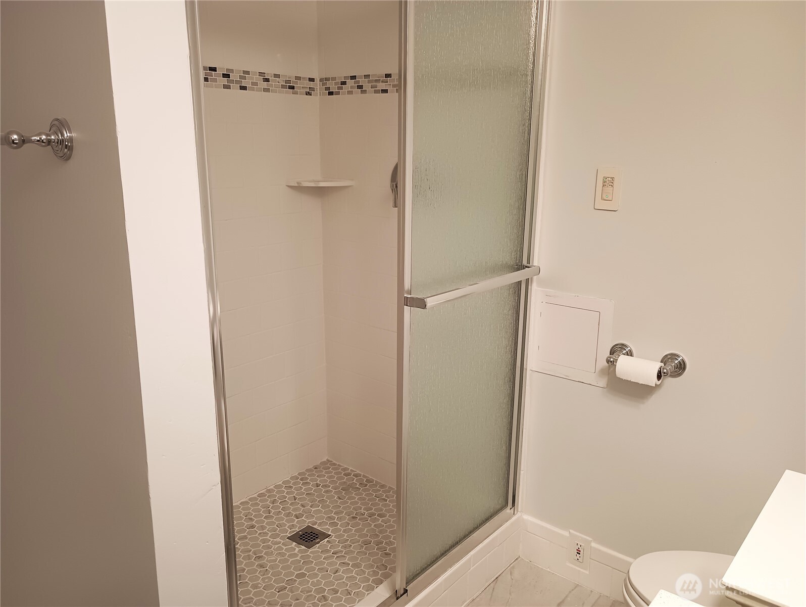 680 E Delaware Avenue Property Photo 28