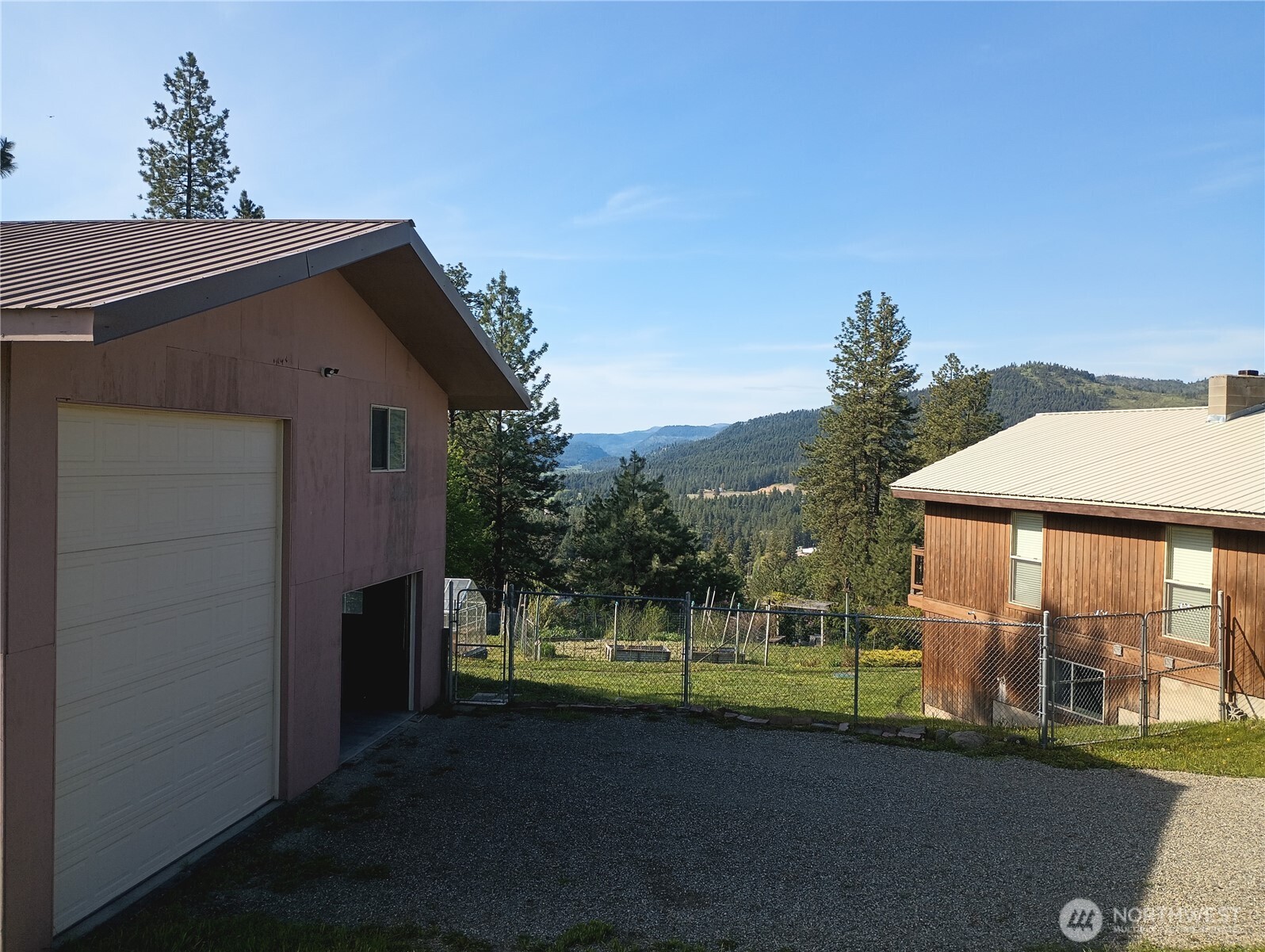 680 E Delaware Avenue Property Photo 37