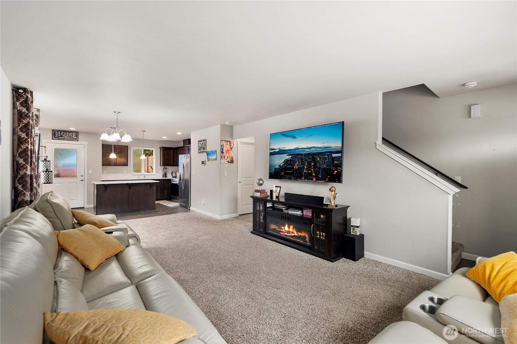 1202 E 58th Street Property Photo 4