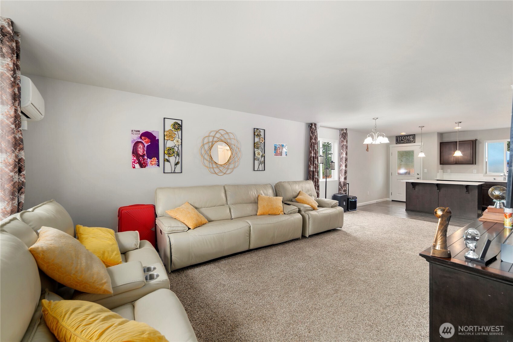 1202 E 58th Street Property Photo 5