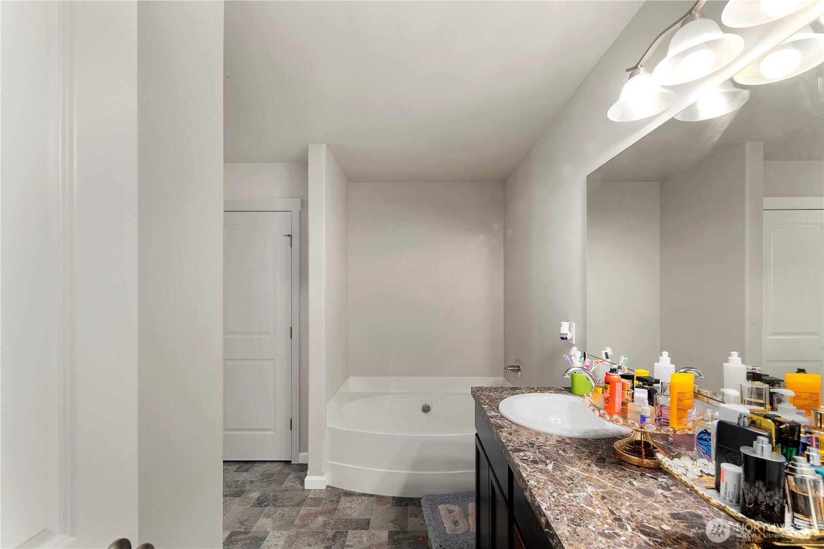 1202 E 58th Street Property Photo 23