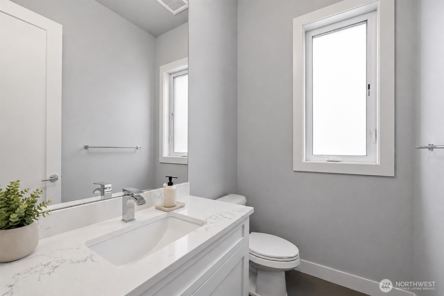 2306 Ne 145th Street Property Photo 13