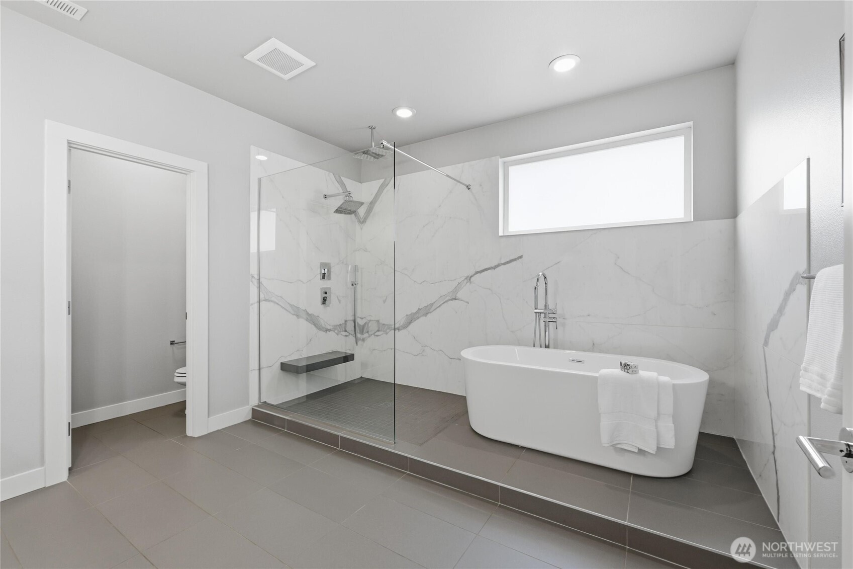 2306 Ne 145th Street Property Photo 19