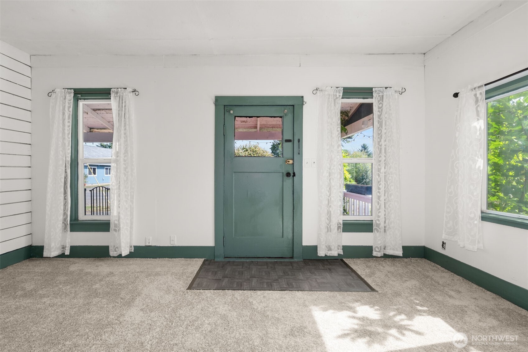 307 S 1st Street Property Photo 4