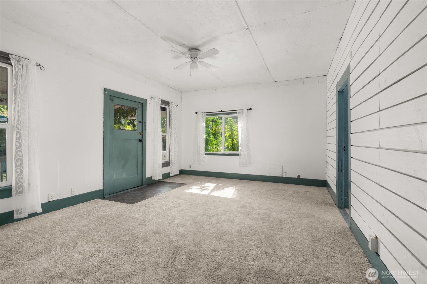 307 S 1st Street Property Photo 5