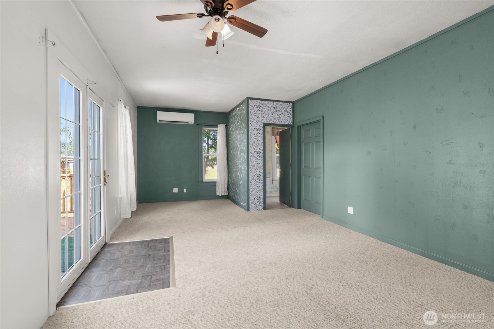 307 S 1st Street Property Photo 8