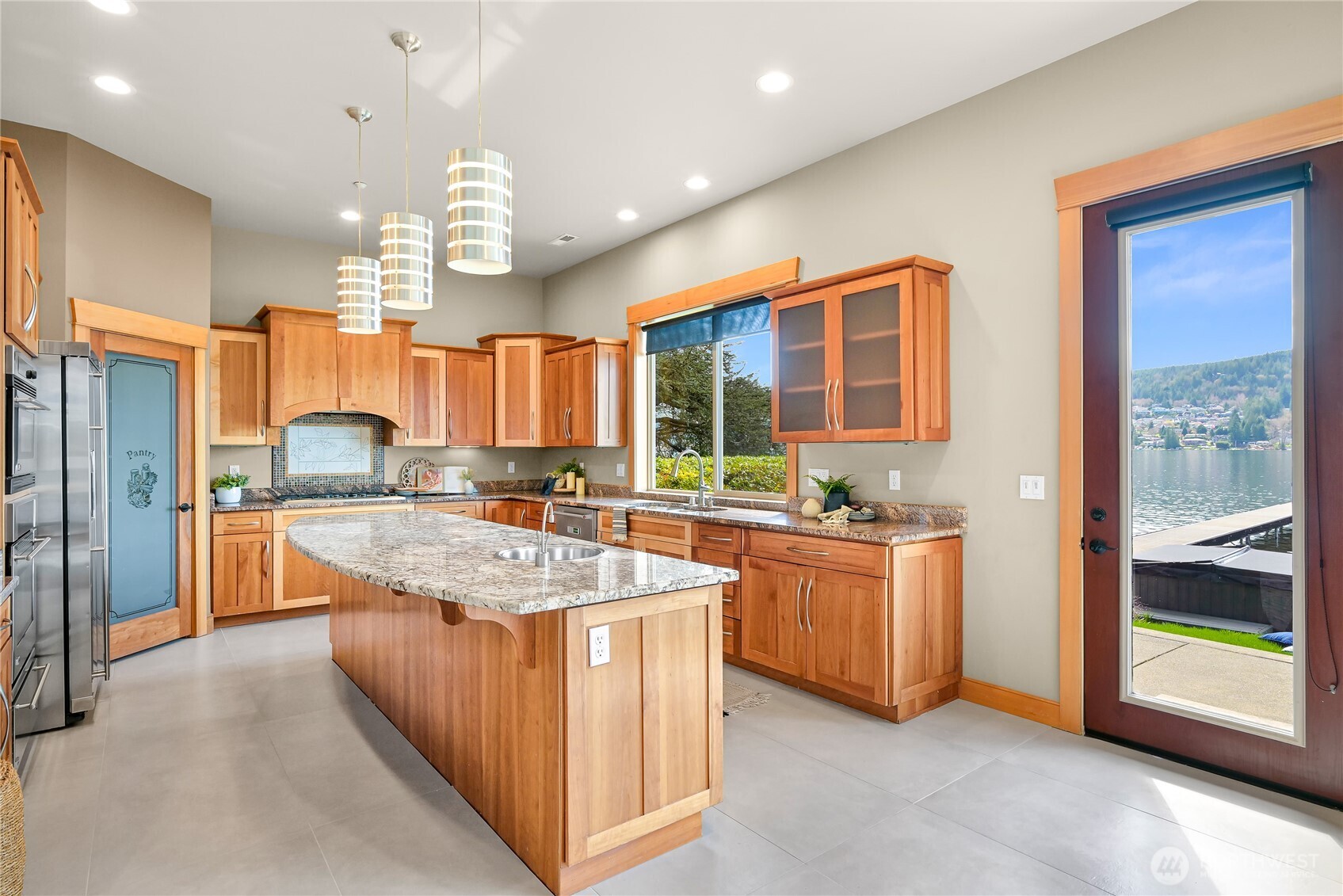 2076 Dellesta Drive Property Photo 14