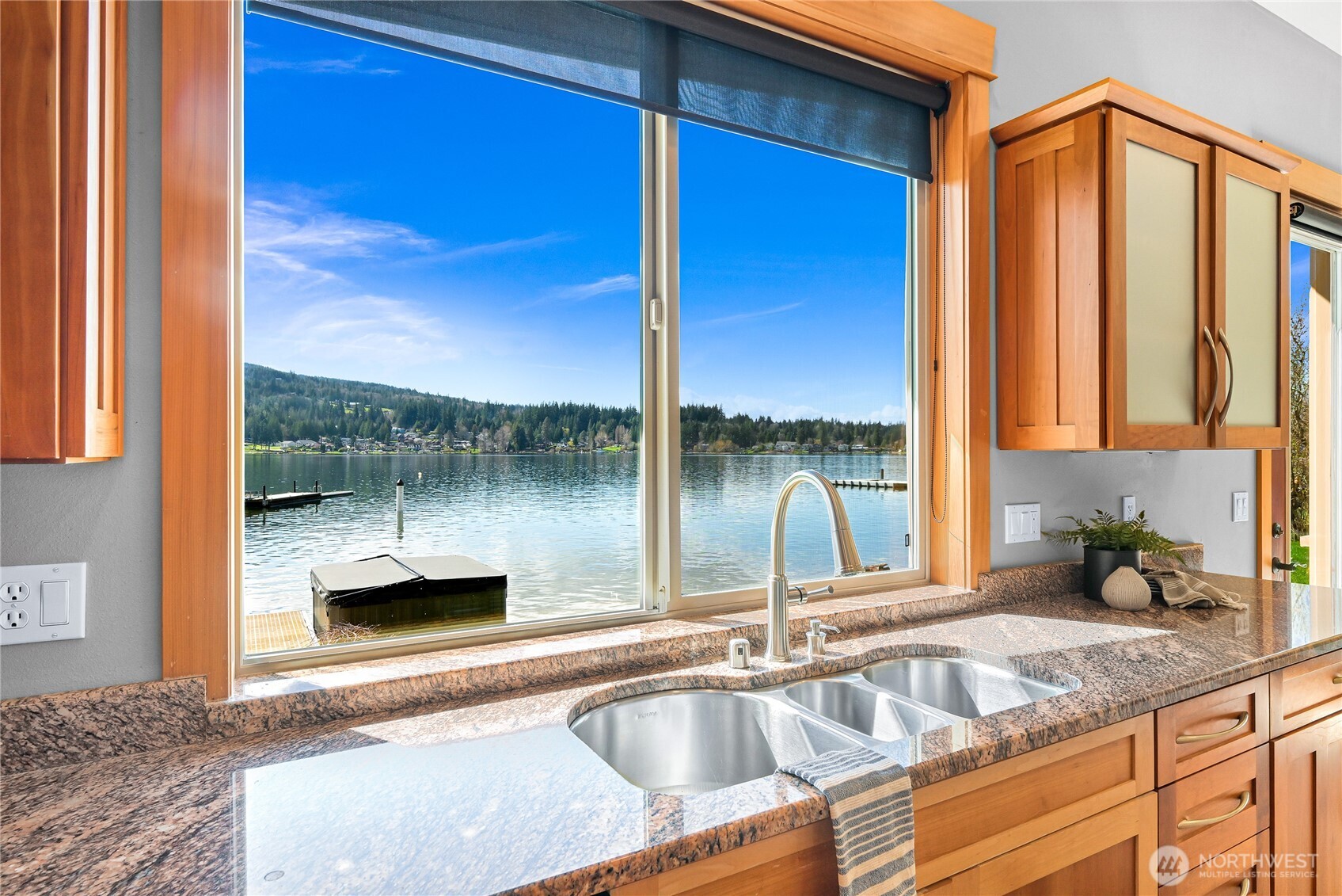 2076 Dellesta Drive Property Photo 16