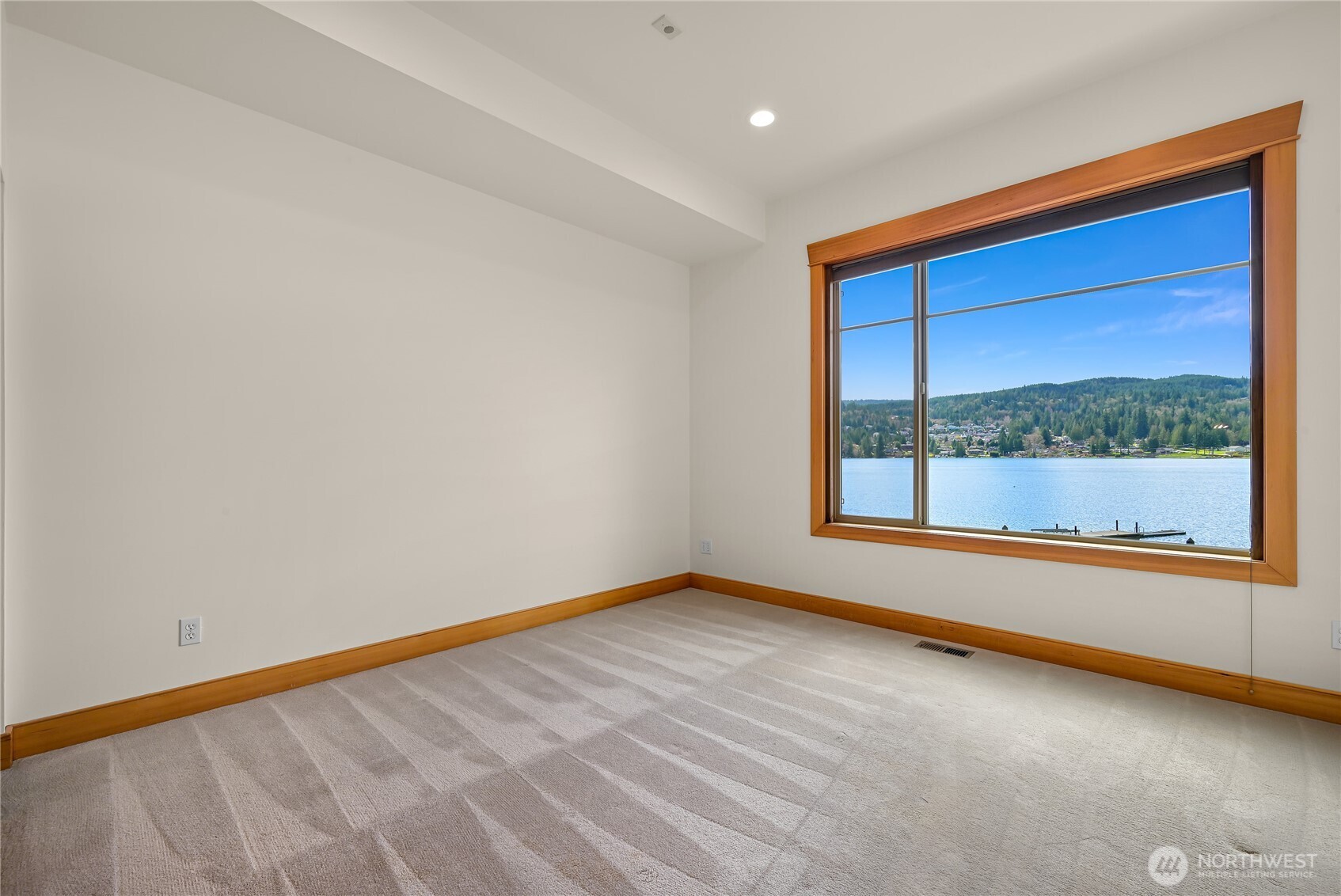 2076 Dellesta Drive Property Photo 30