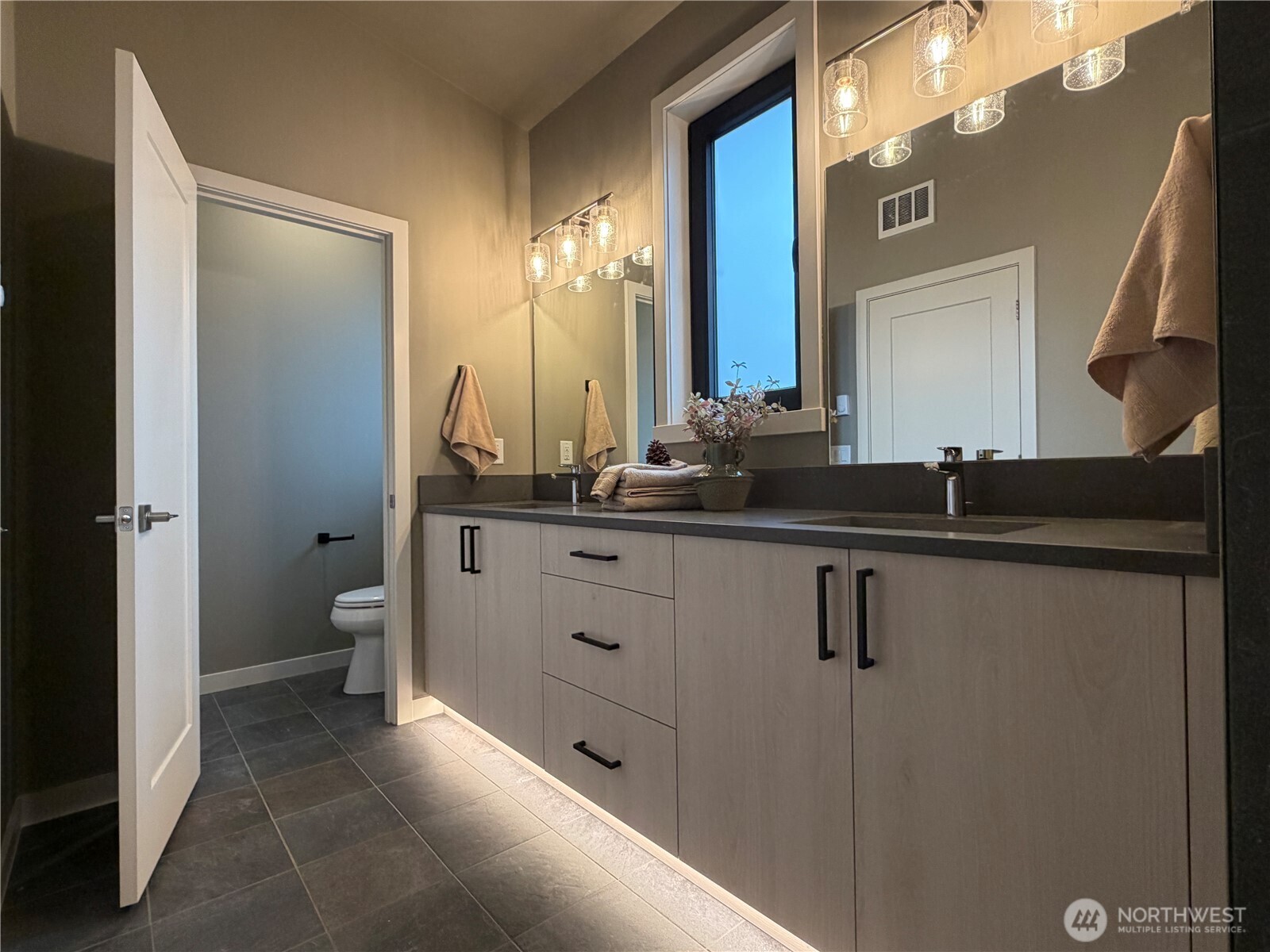 570 Creston Court Property Photo 20