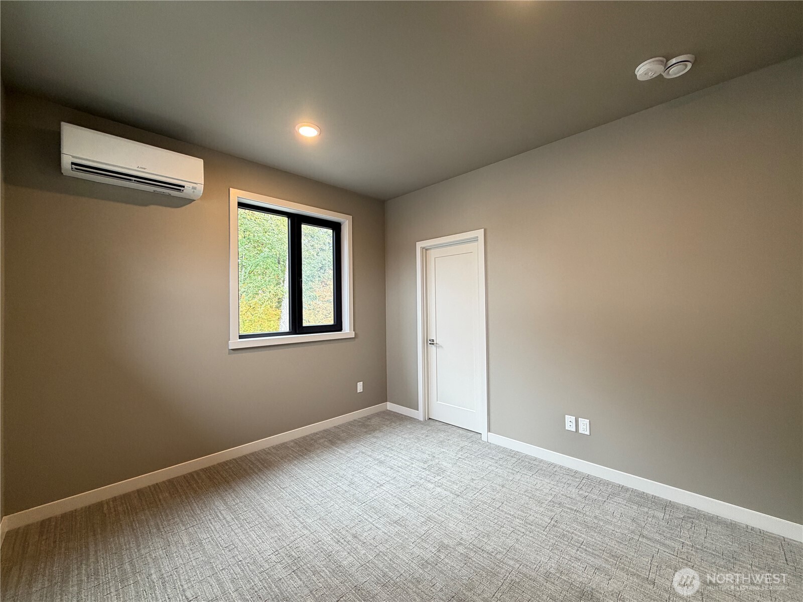 570 Creston Court Property Photo 29