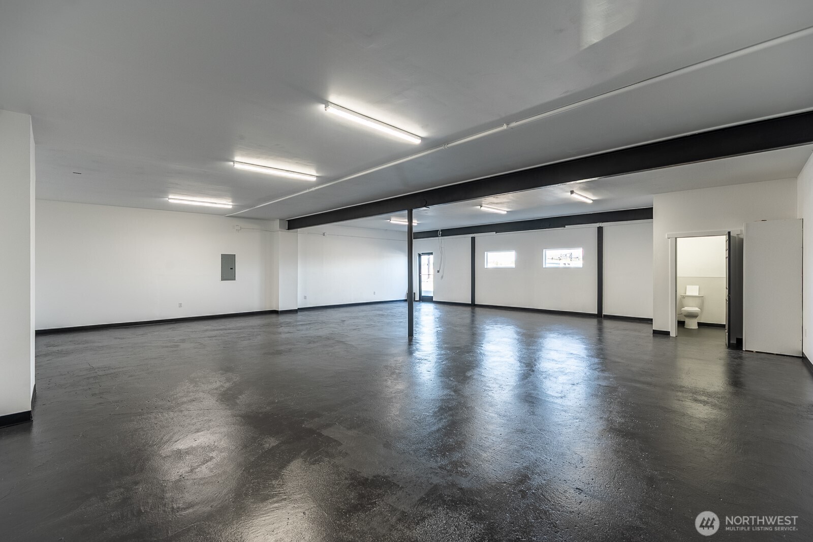 610 E Broadway Avenue Property Photo 8