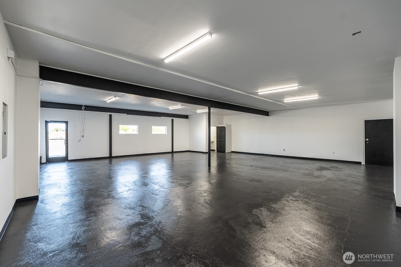 610 E Broadway Avenue Property Photo 12