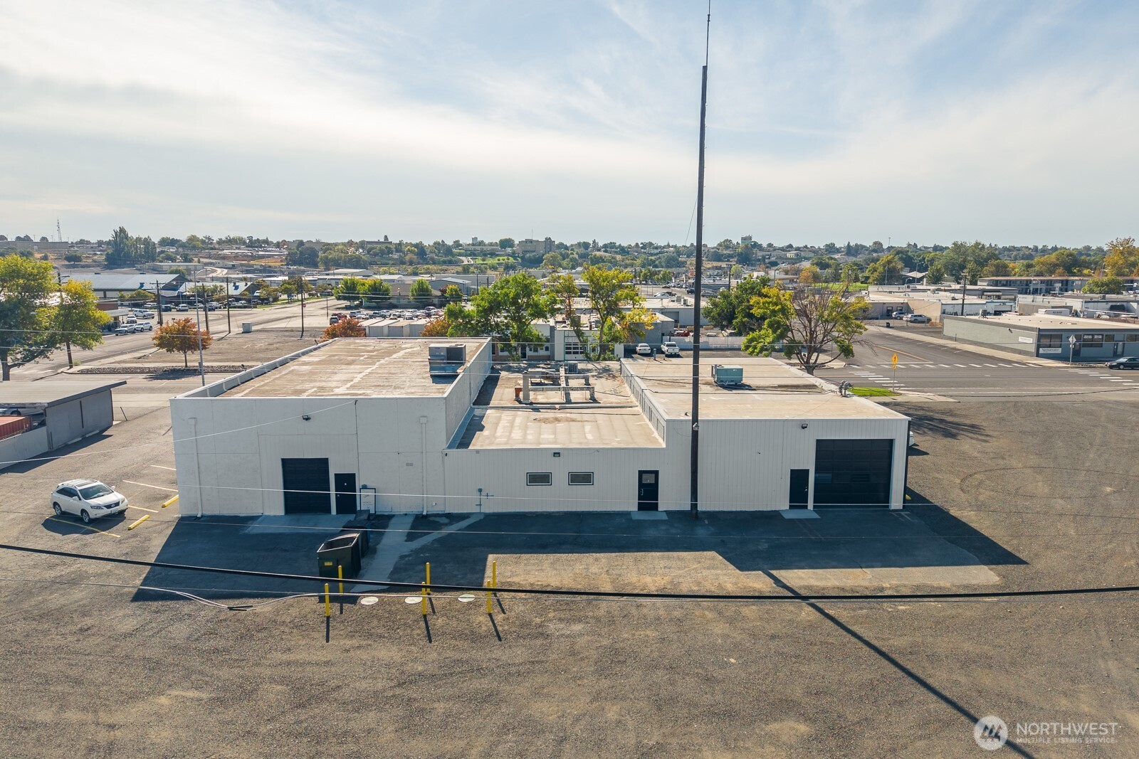 610 E Broadway Avenue Property Photo 17