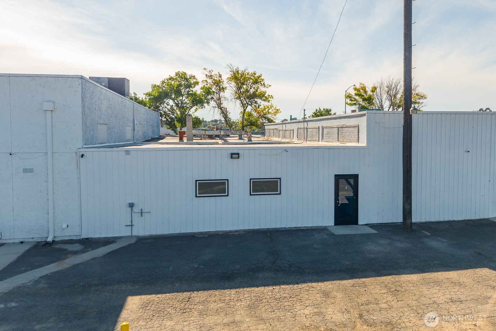 610 E Broadway Avenue Property Photo 19