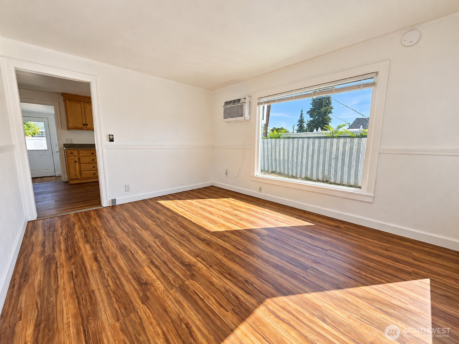 525 Ross Avenue Property Photo 3