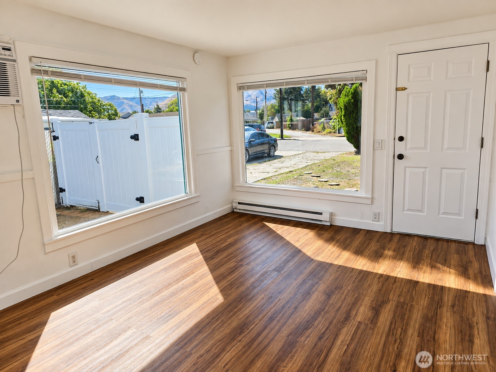 525 Ross Avenue Property Photo 4