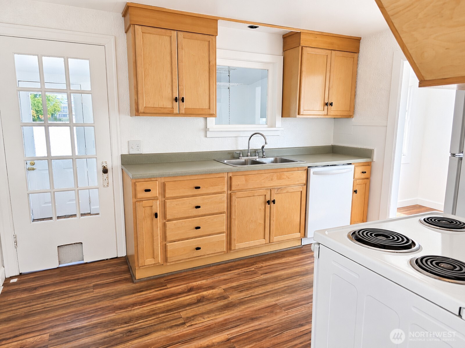 525 Ross Avenue Property Photo 16