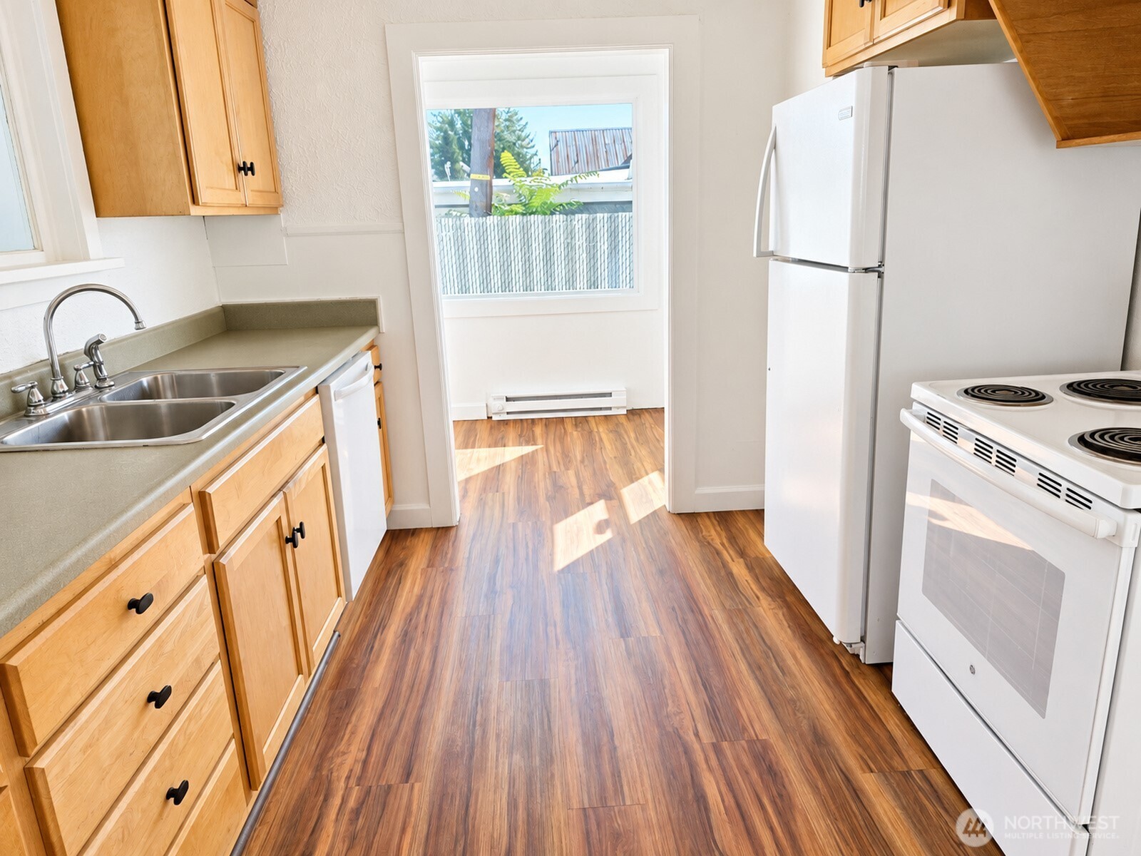 525 Ross Avenue Property Photo 17