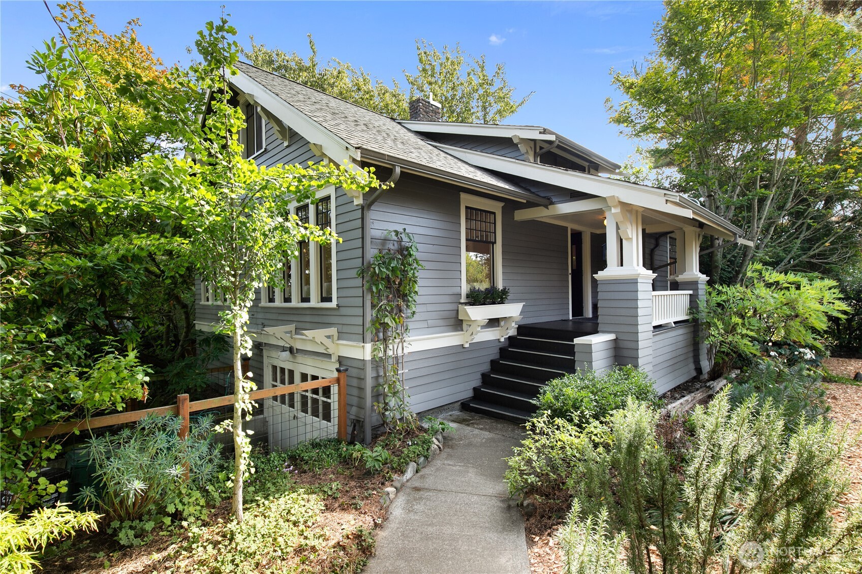 5018 Latona Avenue Property Photo 1