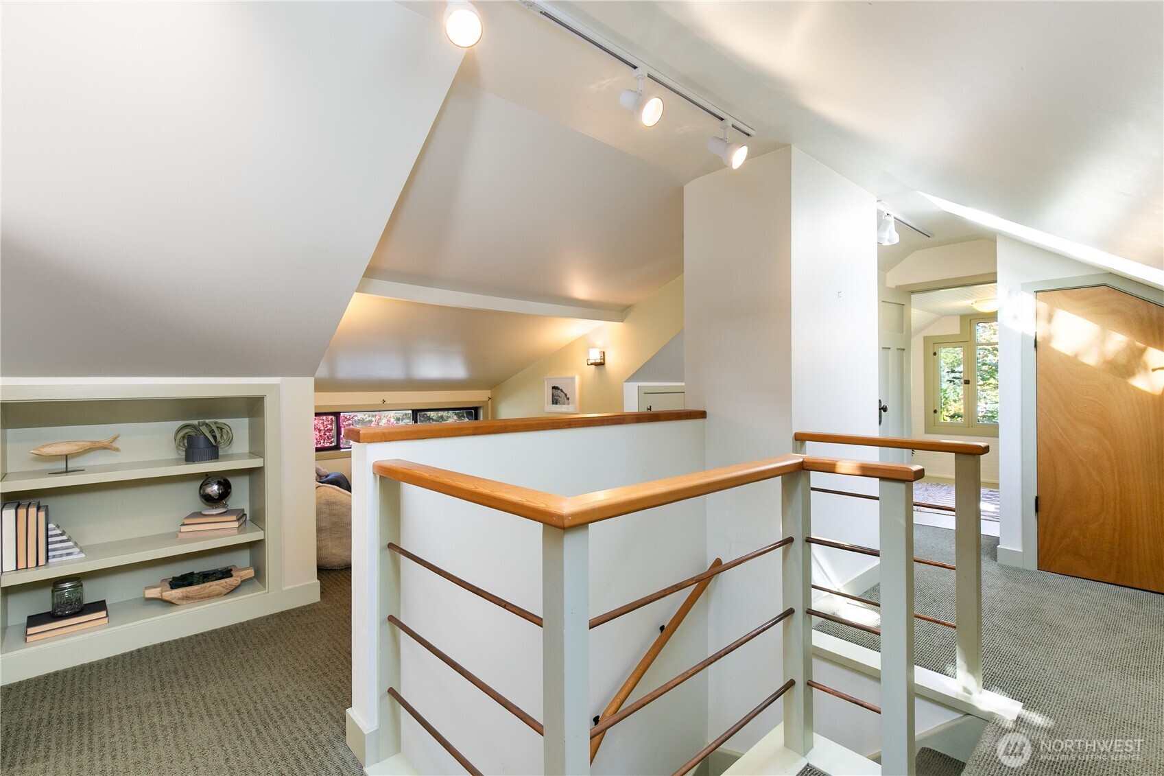 5018 Latona Avenue Property Photo 23