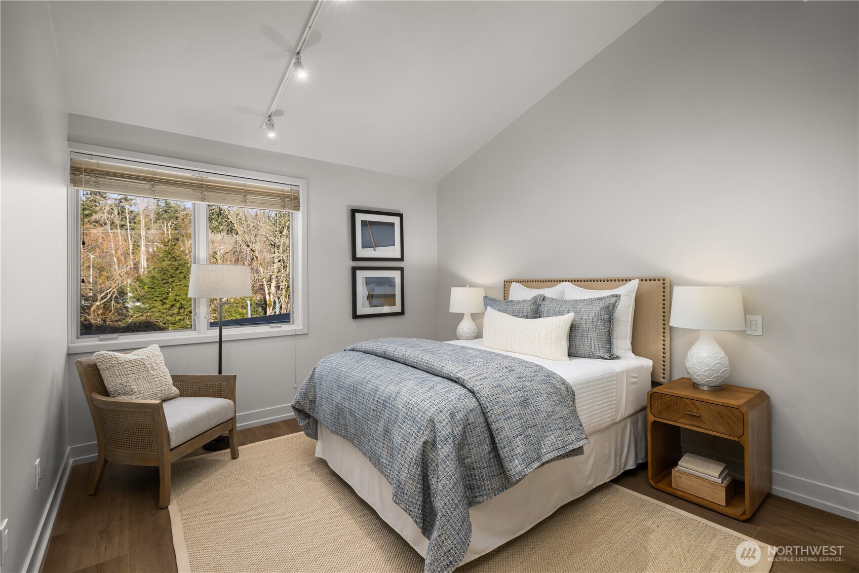 4323 E Lake Sammamish Parkway 4323 Property Photo 17