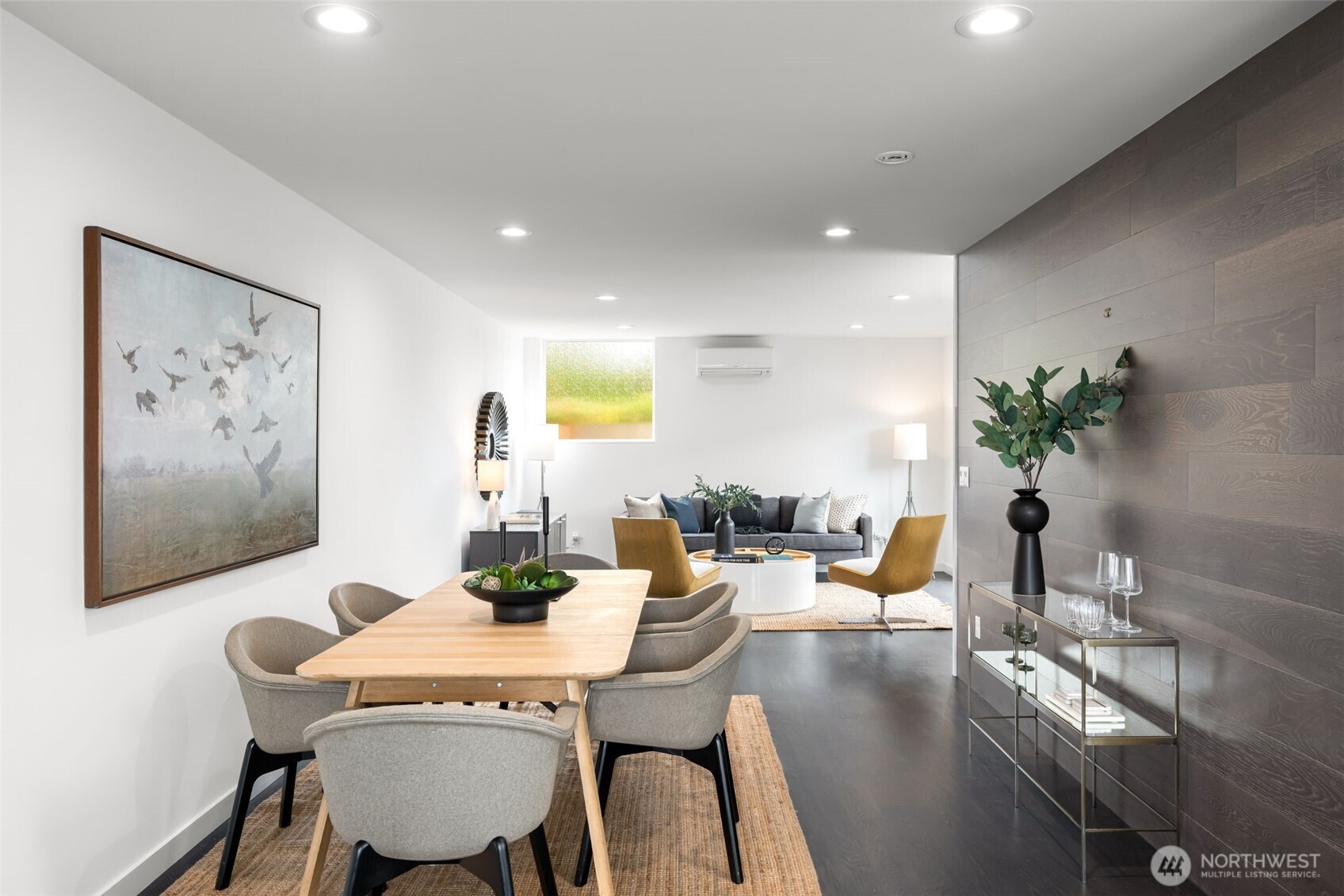 705 20th Place A Property Photo 3