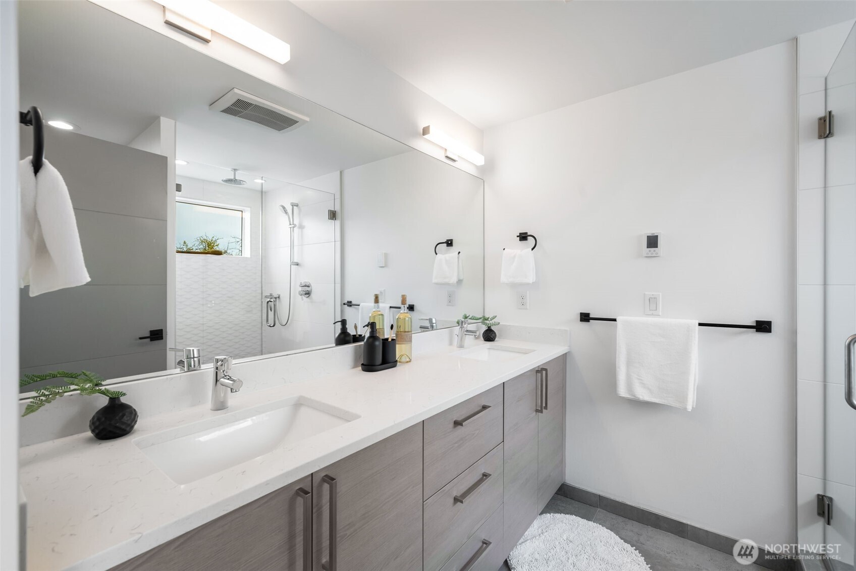 705 20th Place A Property Photo 16