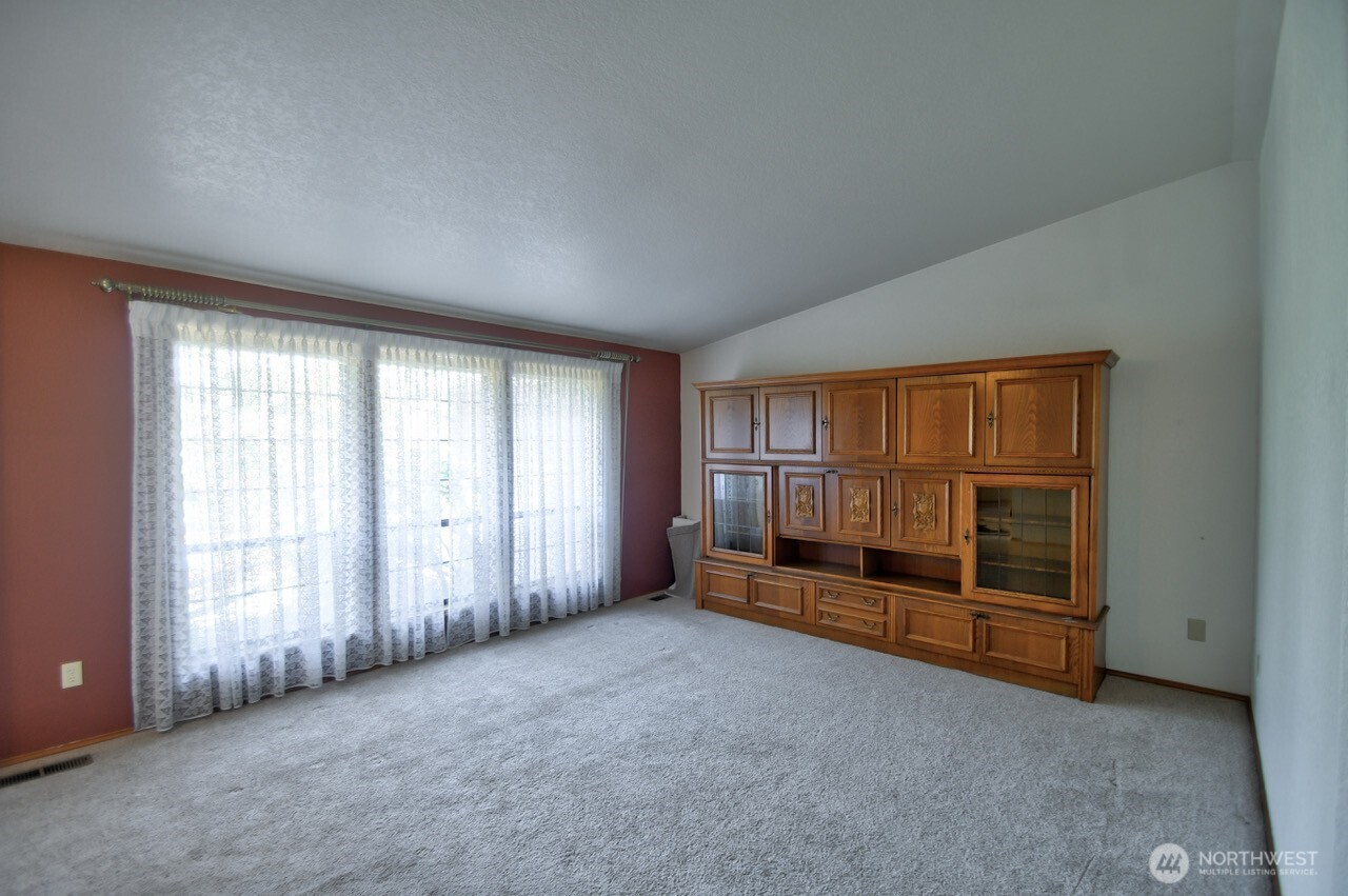 1949 51st Avenue Property Photo 4