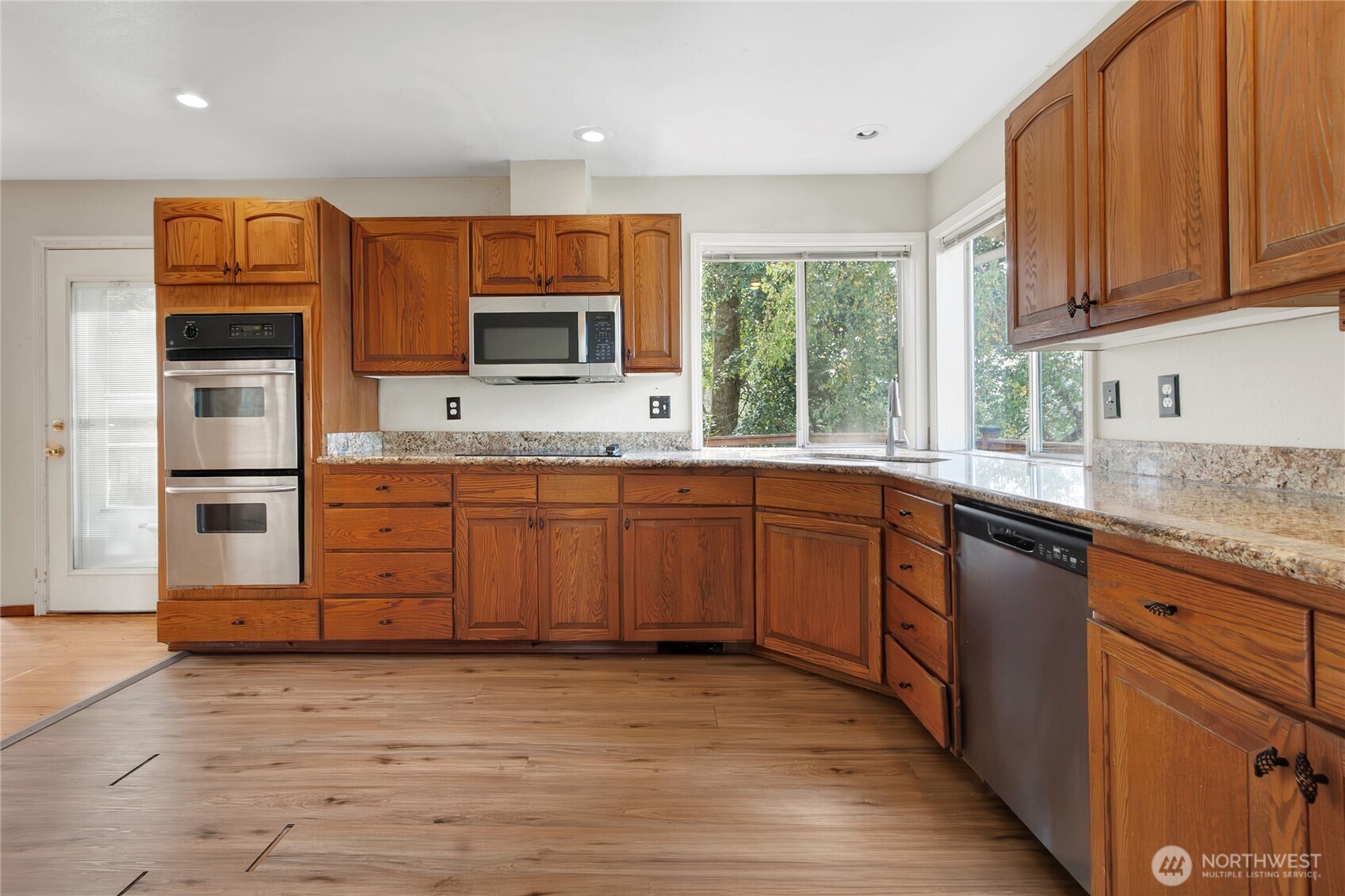 1909 S 375th Street Property Photo 8
