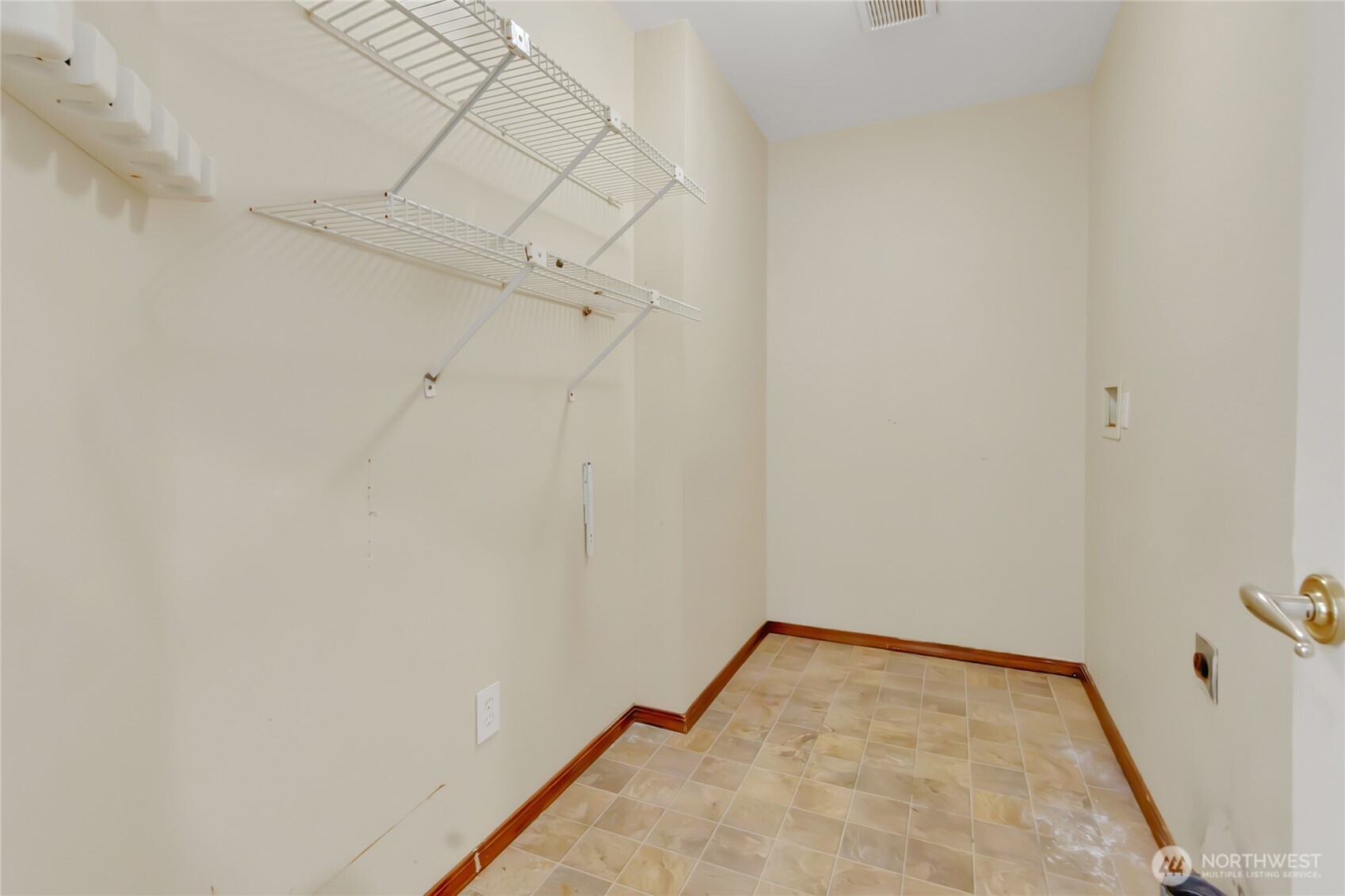 1909 S 375th Street Property Photo 14