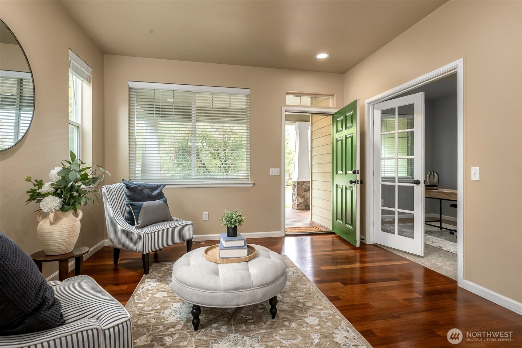 2532 Carriage Loop Property Photo 4