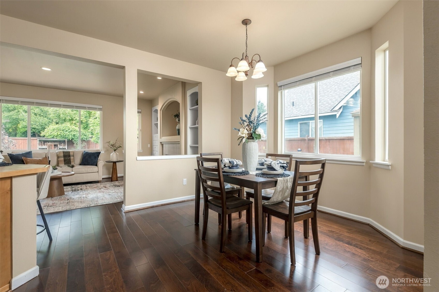 2532 Carriage Loop Property Photo 7