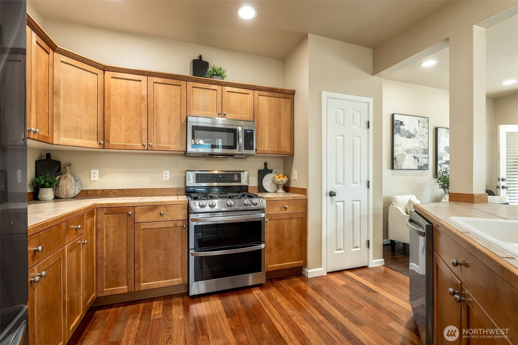 2532 Carriage Loop Property Photo 13