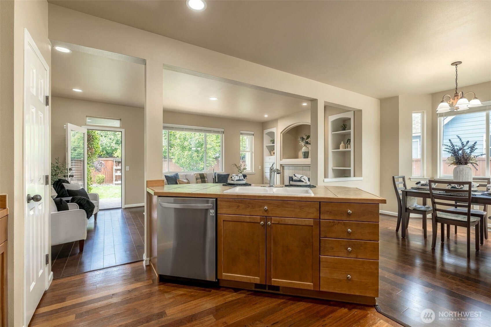 2532 Carriage Loop Property Photo 15