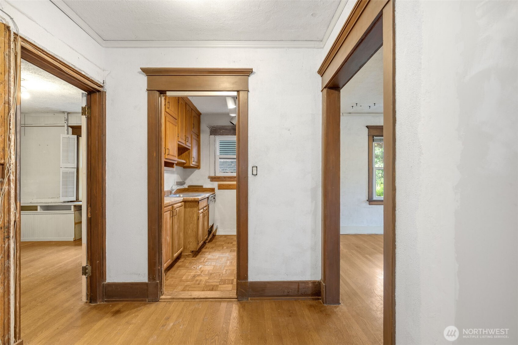 516 E Thomas Street 202 Property Photo 7