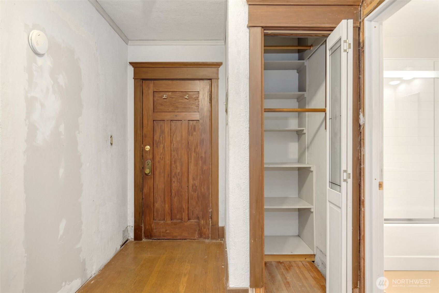 516 E Thomas Street 202 Property Photo 8