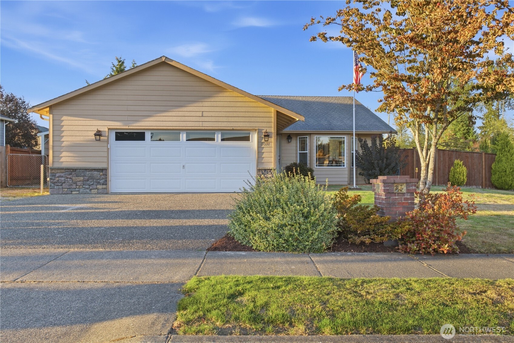 8031 Ne 174th Place Property Photo 1
