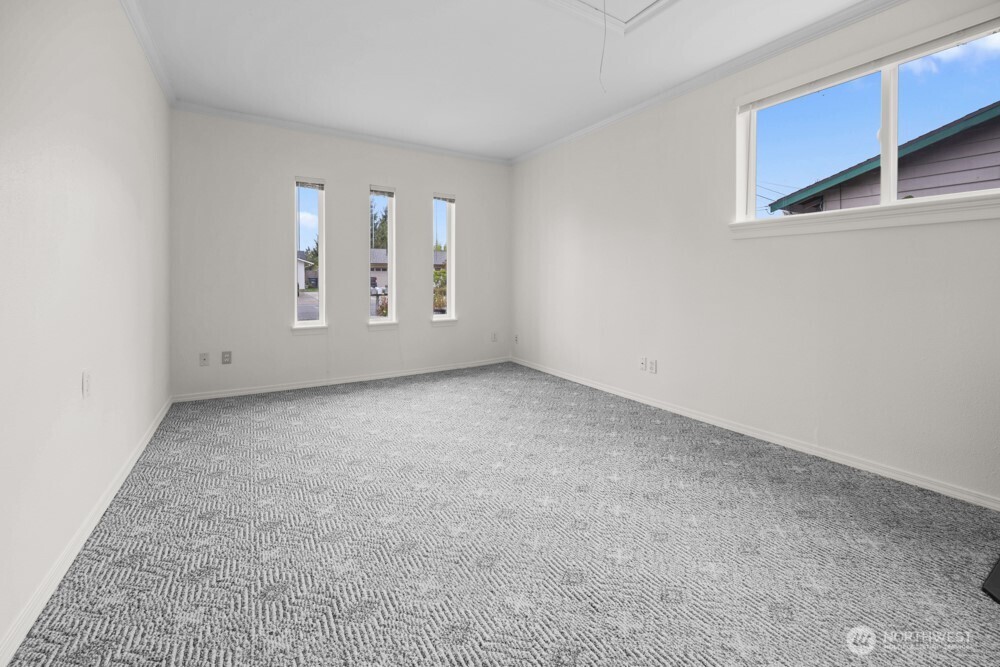 27327 76th Drive Property Photo 19
