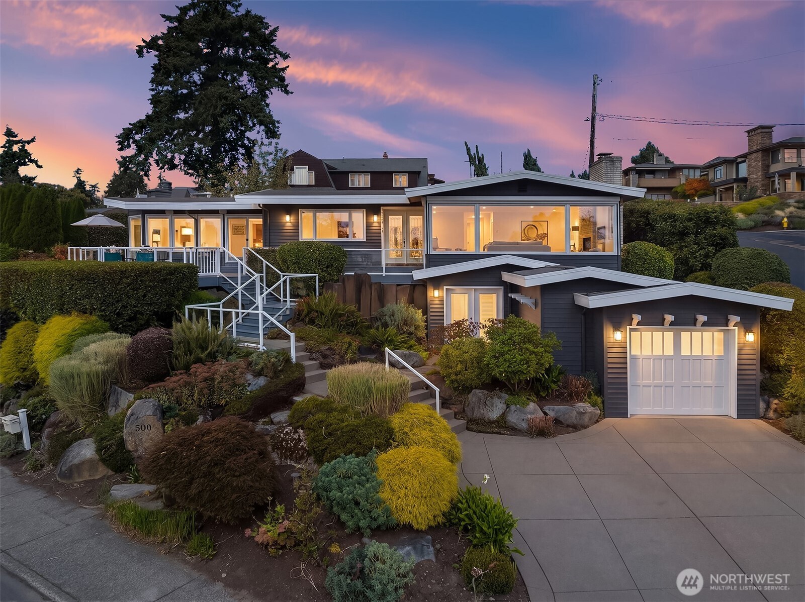 500 Waverly Way Property Photo 1