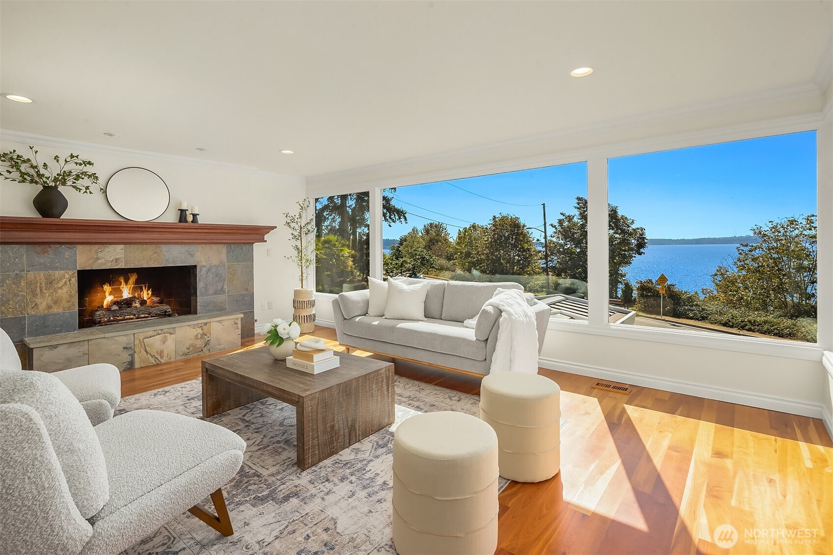 500 Waverly Way Property Photo 3