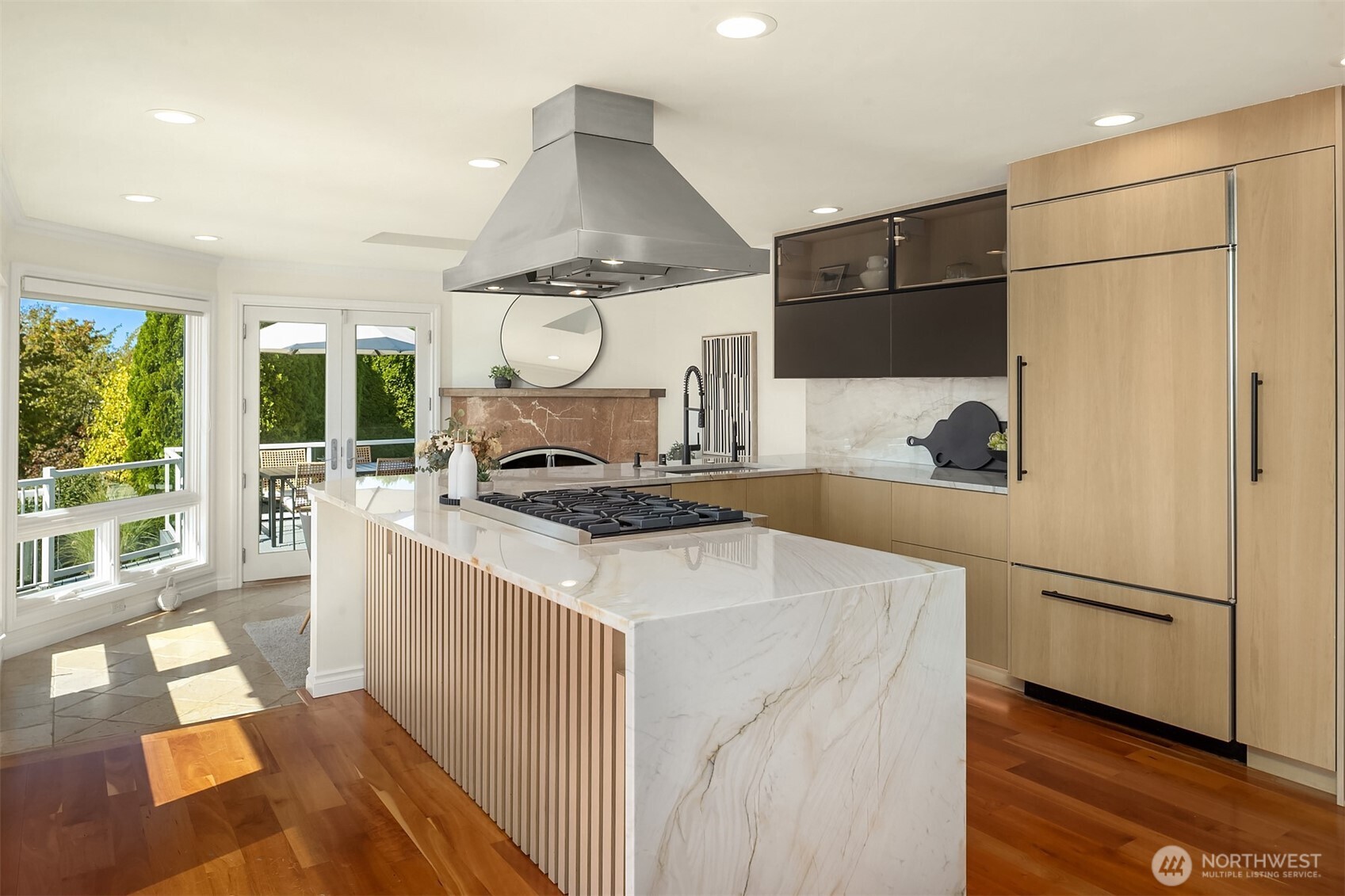500 Waverly Way Property Photo 8