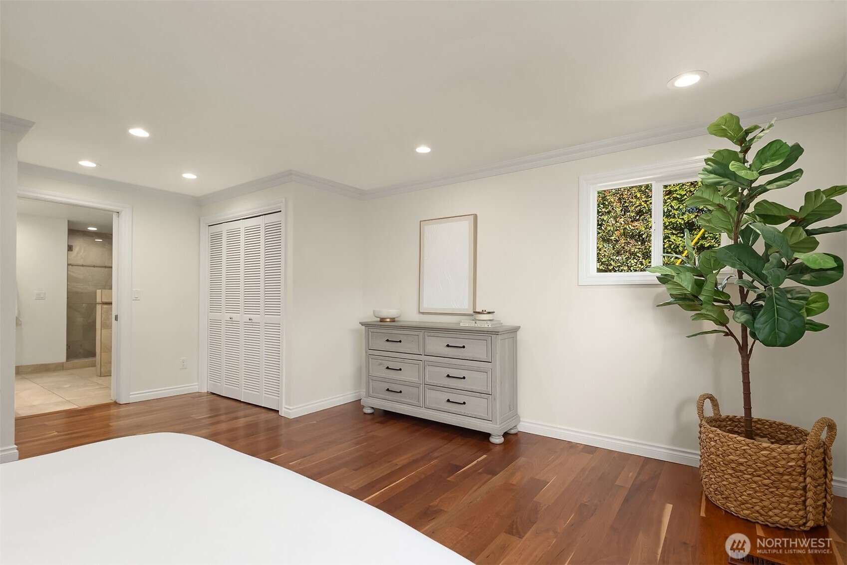 500 Waverly Way Property Photo 16